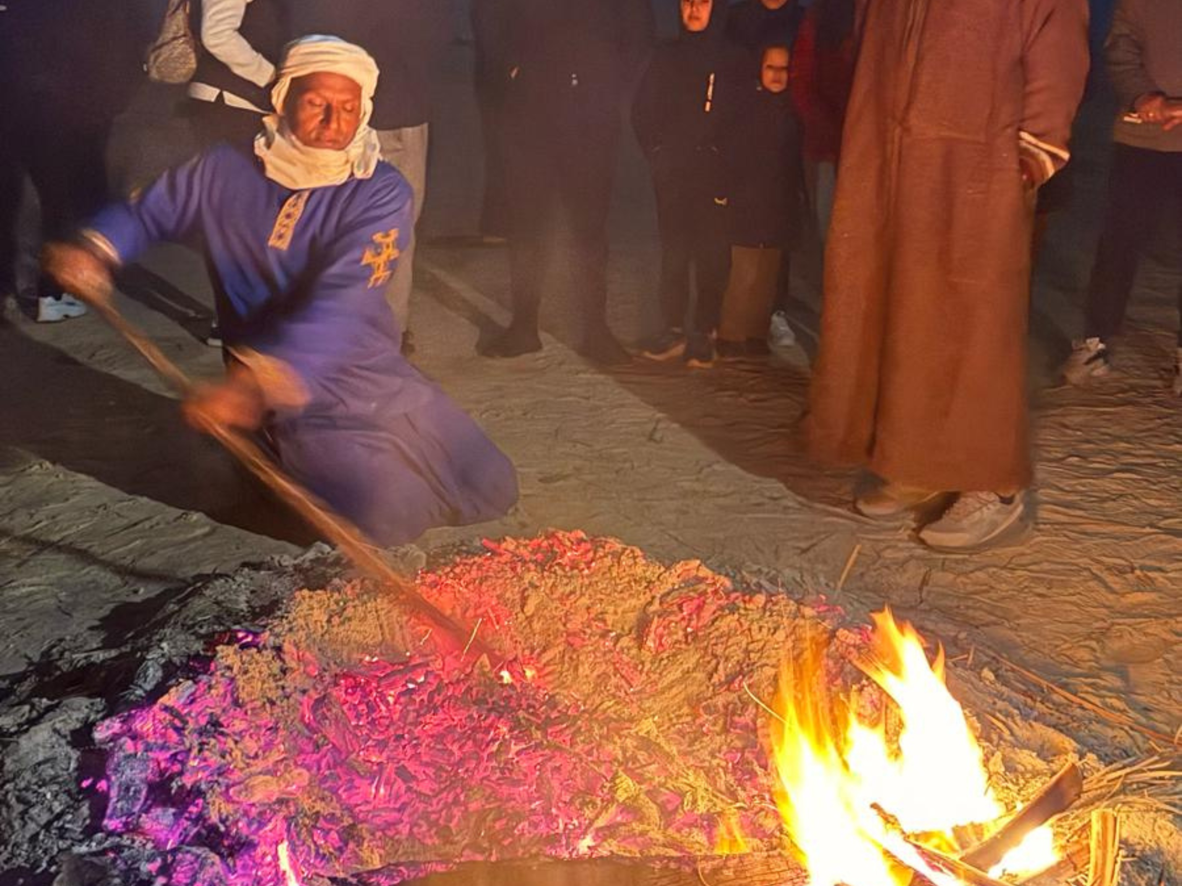Pain de sable traditionnel cuit sous la braise